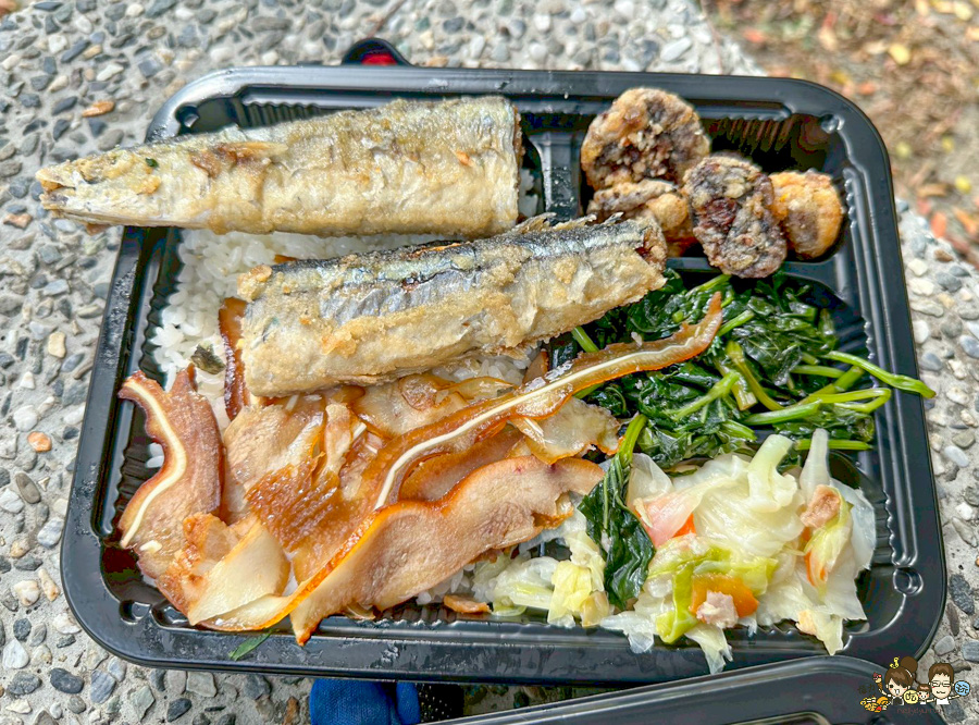 楠梓美食 高雄便當 老字號 自助餐 餐盒 和家小館 必吃 好吃 超值 便宜 排隊 便當 加工區