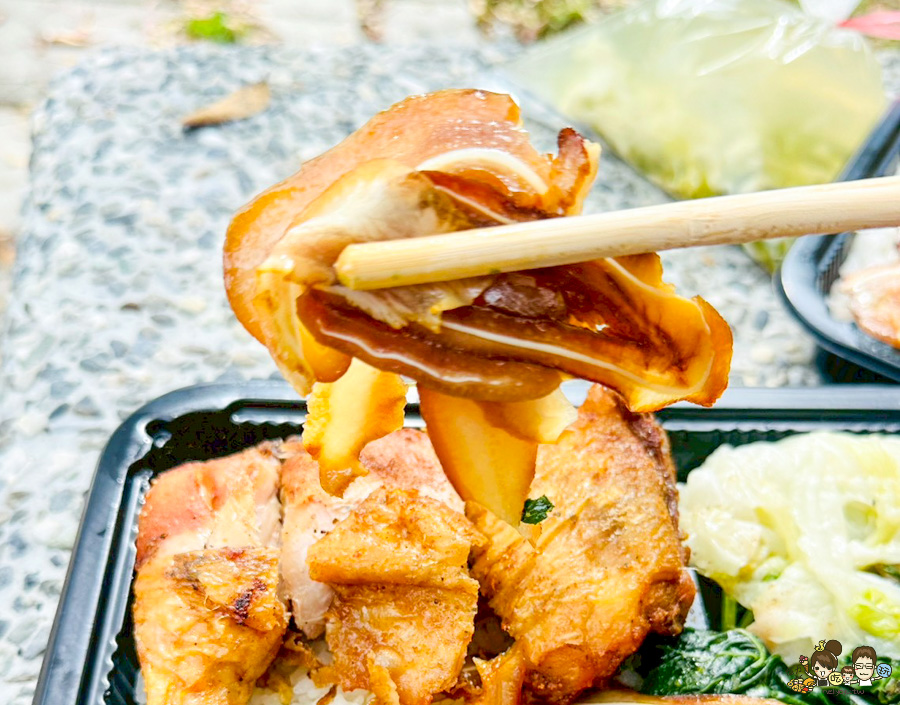 楠梓美食 高雄便當 老字號 自助餐 餐盒 和家小館 必吃 好吃 超值 便宜 排隊 便當 加工區