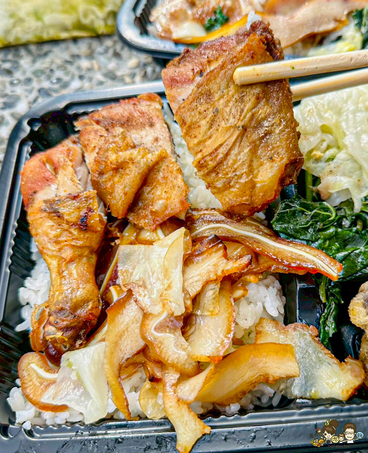 楠梓美食 高雄便當 老字號 自助餐 餐盒 和家小館 必吃 好吃 超值 便宜 排隊 便當 加工區