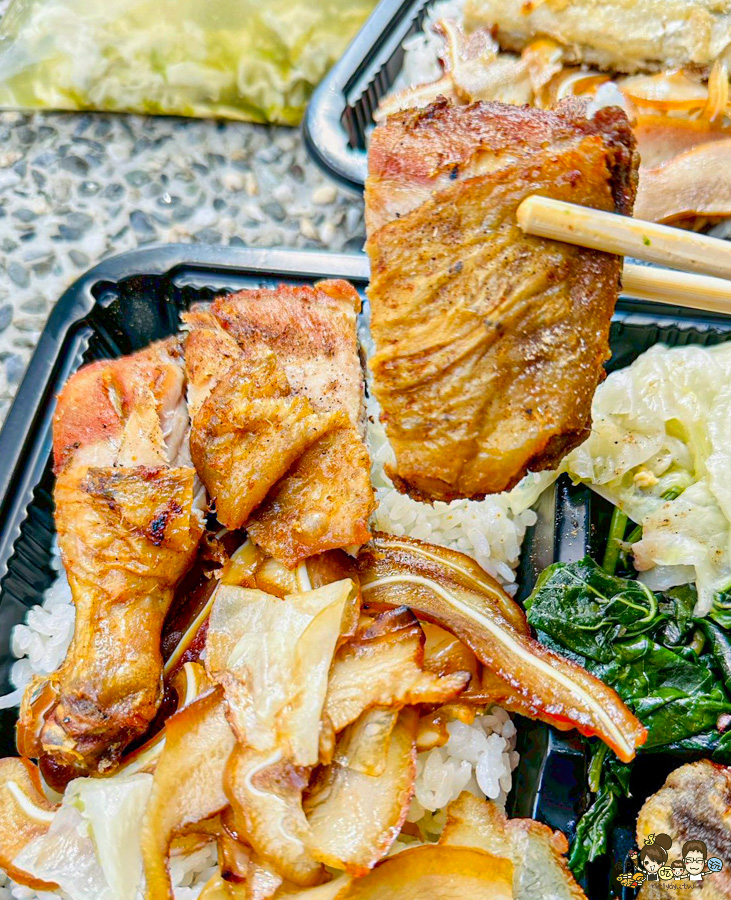 楠梓美食 高雄便當 老字號 自助餐 餐盒 和家小館 必吃 好吃 超值 便宜 排隊 便當 加工區