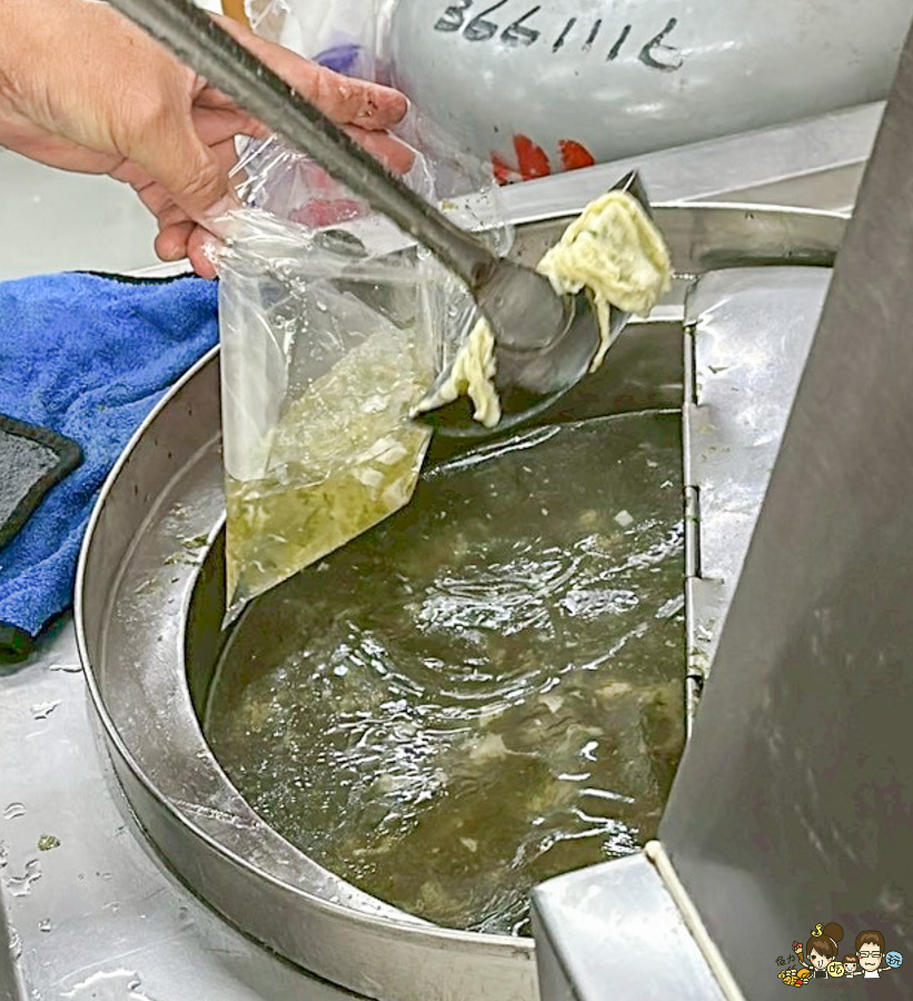 楠梓美食 高雄便當 老字號 自助餐 餐盒 和家小館 必吃 好吃 超值 便宜 排隊 便當 加工區