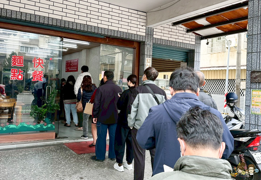 楠梓美食 高雄便當 老字號 自助餐 餐盒 和家小館 必吃 好吃 超值 便宜 排隊 便當 加工區