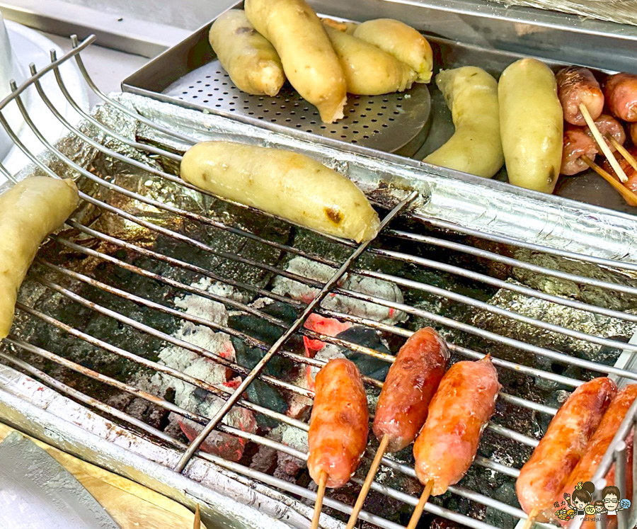 鹽埕美食 大禮街 無名阿婆大腸小腸 香腸 包香腸 下午茶 炭烤 好吃 推薦 老字號