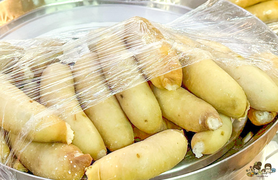 鹽埕美食 大禮街 無名阿婆大腸小腸 香腸 包香腸 下午茶 炭烤 好吃 推薦 老字號