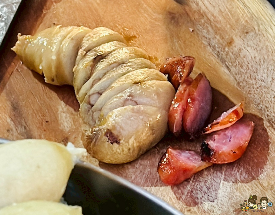 鹽埕美食 大禮街 無名阿婆大腸小腸 香腸 包香腸 下午茶 炭烤 好吃 推薦 老字號