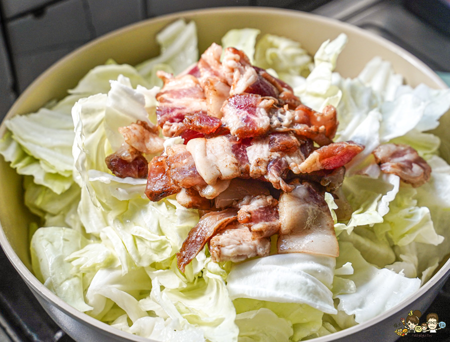 年節 禮盒 臘肉 粉腸 南雄食品 南雄粉腸 里港美食 老字號 香腸 豬肉 肉鬆 肉品 佳餚 必買 回購 團購 線上訂購