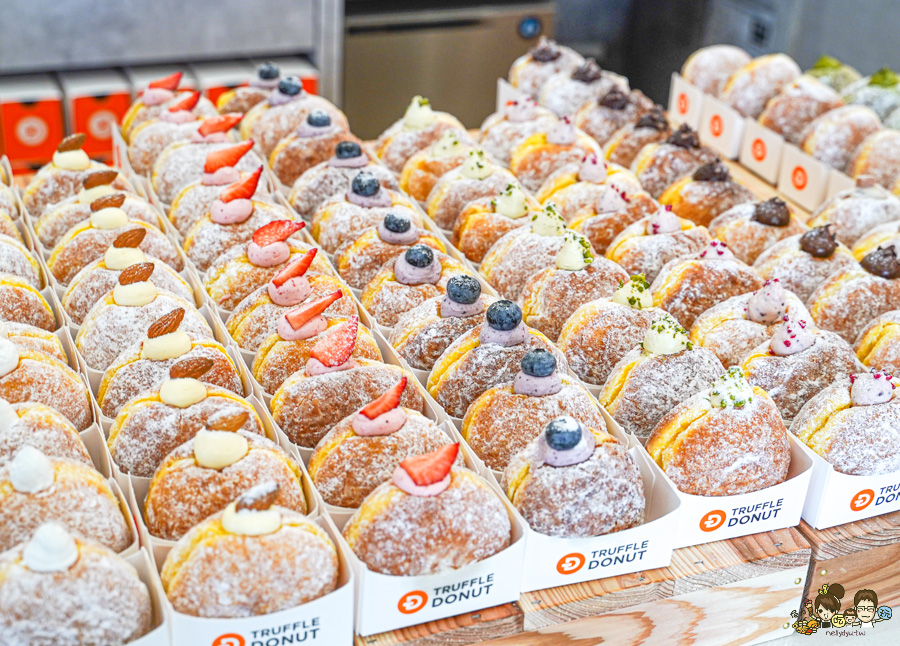 Truffle Donut 高雄 台灣第一間 生乳甜甜圈 日本鳥取 招牌松露原味