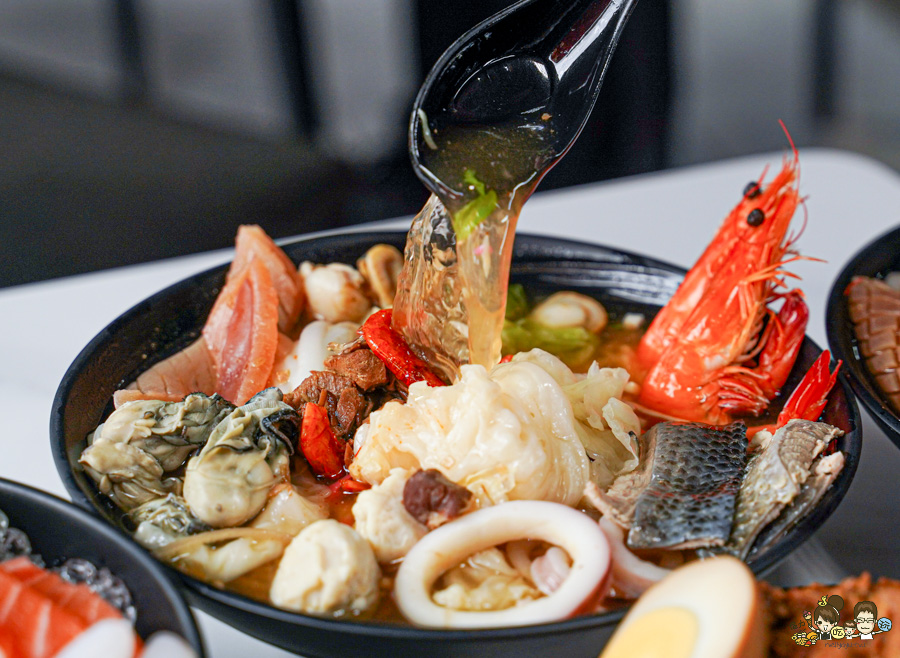 彭家飯湯 古早味飯湯 海鮮飯湯 紅蟳 川燙 新鮮 海鮮 生魚片 雲林美食 必吃 純樸