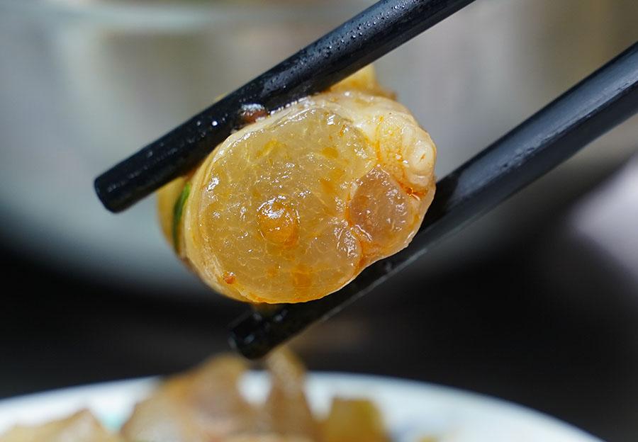 鳳山中山路夜市30年老味道 紅綠燈下的 売牛 原汁牛肉麵 牛軟骨 限量 特製小菜 辣醬 鳳山牛肉麵 高雄牛肉麵 老店