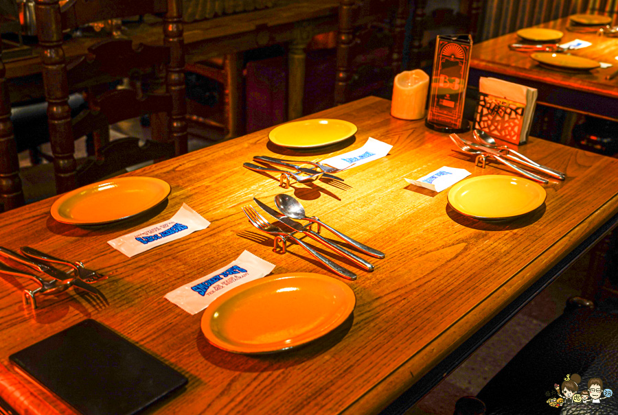 冒煙的喬 餐酒館 美術館 凹子底 聚餐 牛小排 煙燻 美墨 包廂 小酌 紅酒 葡萄酒 高雄餐酒館 