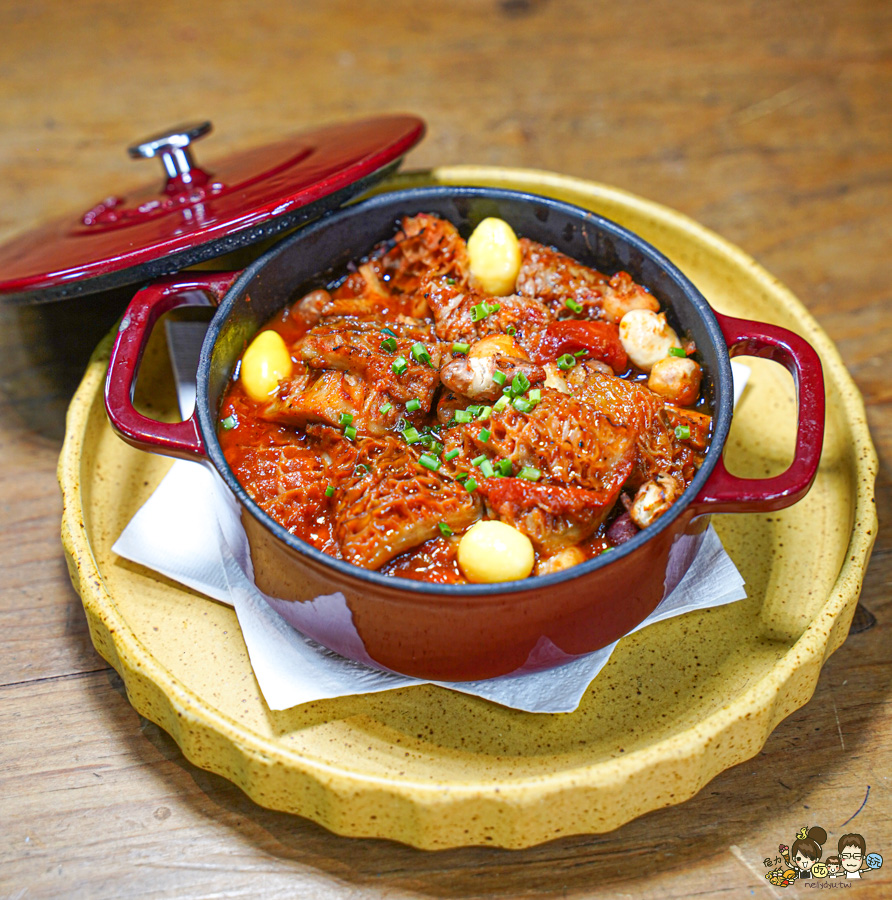 冒煙的喬 餐酒館 美術館 凹子底 聚餐 牛小排 煙燻 美墨 包廂 小酌 紅酒 葡萄酒 高雄餐酒館 