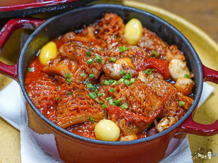 冒煙的喬 餐酒館 美術館 凹子底 聚餐 牛小排 煙燻 美墨 包廂 小酌 紅酒 葡萄酒 高雄餐酒館 