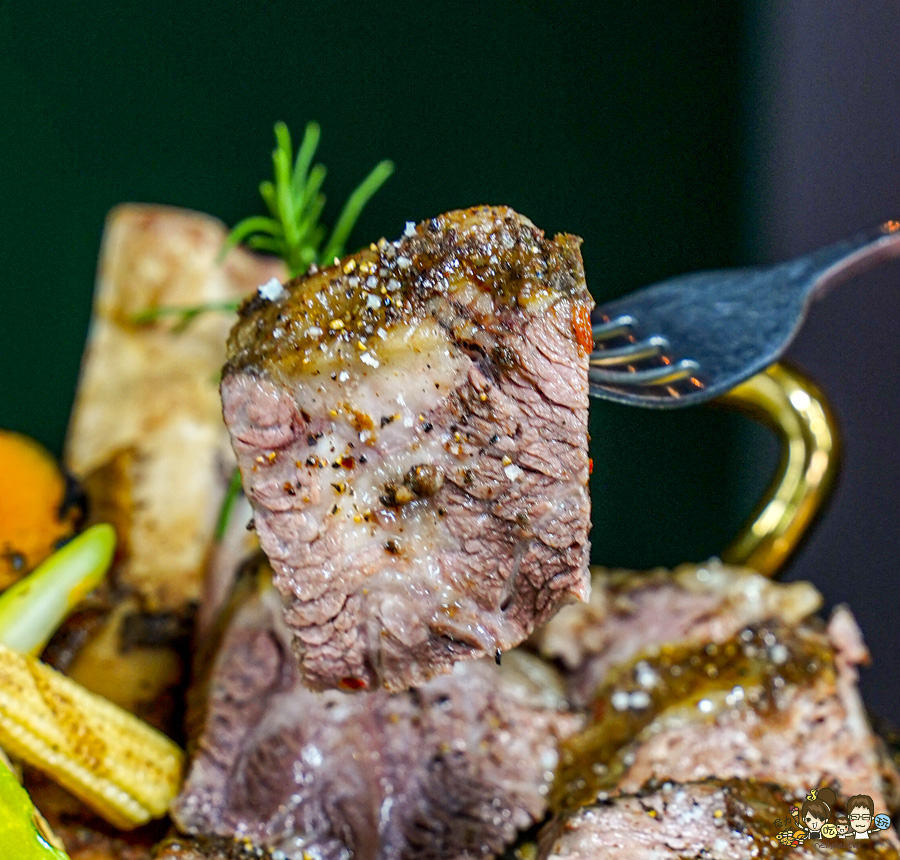 冒煙的喬 餐酒館 美術館 凹子底 聚餐 牛小排 煙燻 美墨 包廂 小酌 紅酒 葡萄酒 高雄餐酒館 