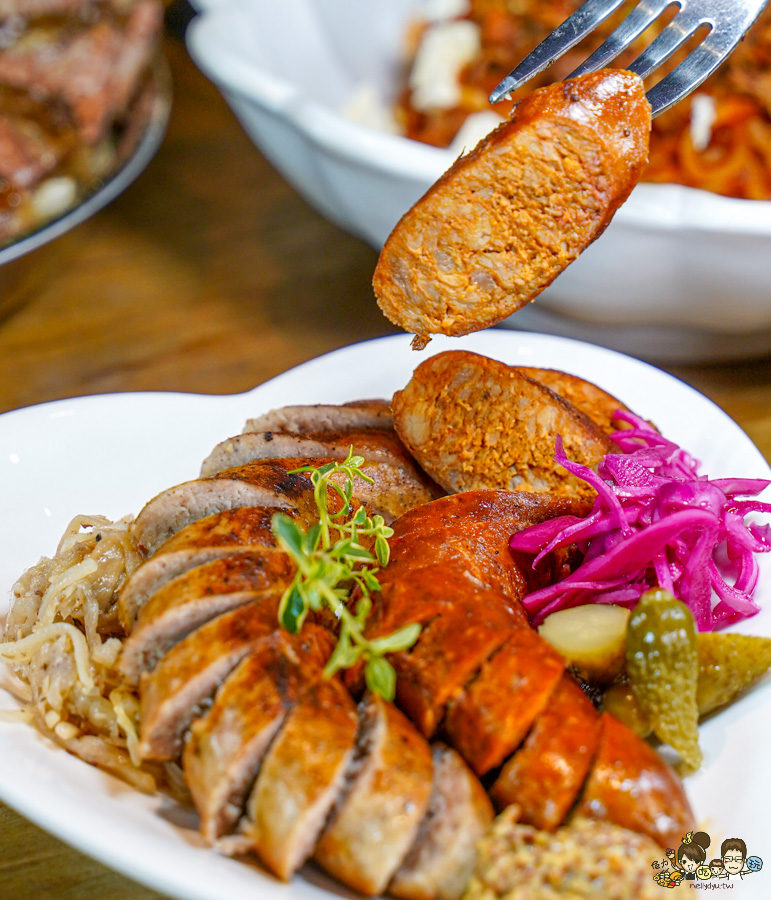 冒煙的喬 餐酒館 美術館 凹子底 聚餐 牛小排 煙燻 美墨 包廂 小酌 紅酒 葡萄酒 高雄餐酒館 