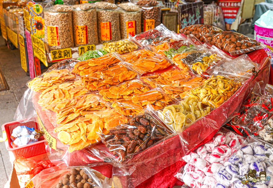 2026三鳳中街年貨大街 採買年貨 高雄年貨 乾貨 年貨 年味 燈飾 裝置