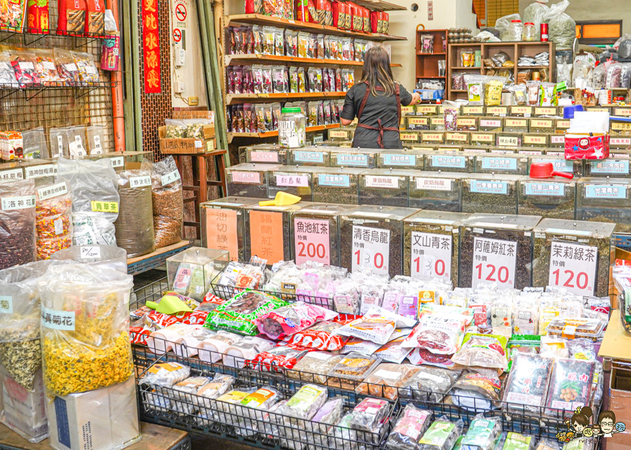 2026三鳳中街年貨大街 採買年貨 高雄年貨 乾貨 年貨 年味 燈飾 裝置