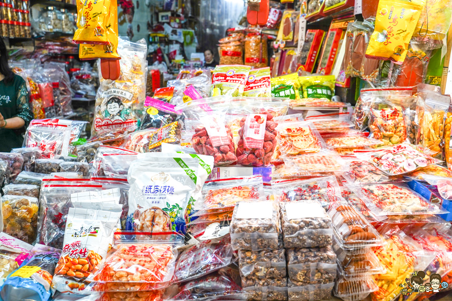 2026三鳳中街年貨大街 採買年貨 高雄年貨 乾貨 年貨 年味 燈飾 裝置