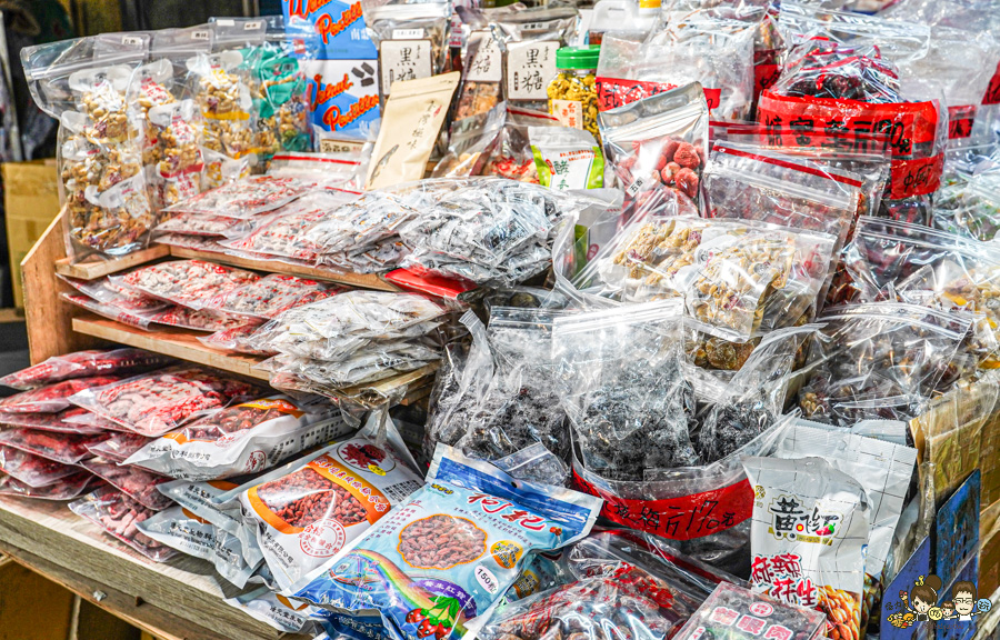 2026三鳳中街年貨大街 採買年貨 高雄年貨 乾貨 年貨 年味 燈飾 裝置