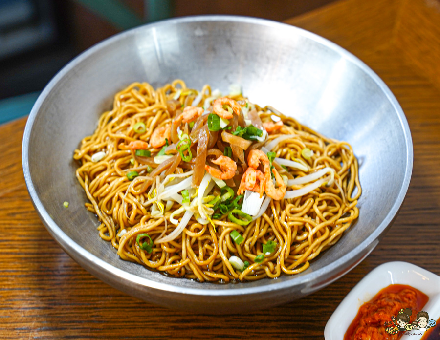 冒煙的喬 林厝麵舖 苓雅美食 工業風 用餐 中式 西式 特製 特色 獨家風味 藍帶主廚