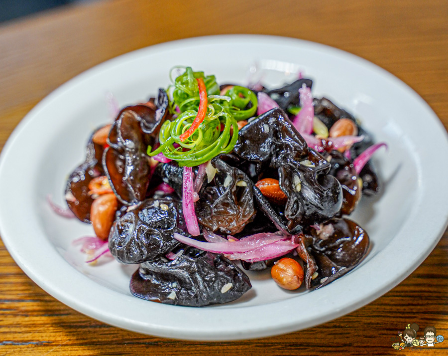 冒煙的喬 林厝麵舖 苓雅美食 工業風 用餐 中式 西式 特製 特色 獨家風味 藍帶主廚