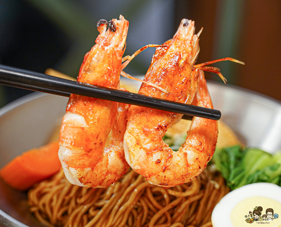 冒煙的喬 林厝麵舖 苓雅美食 工業風 用餐 中式 西式 特製 特色 獨家風味 藍帶主廚