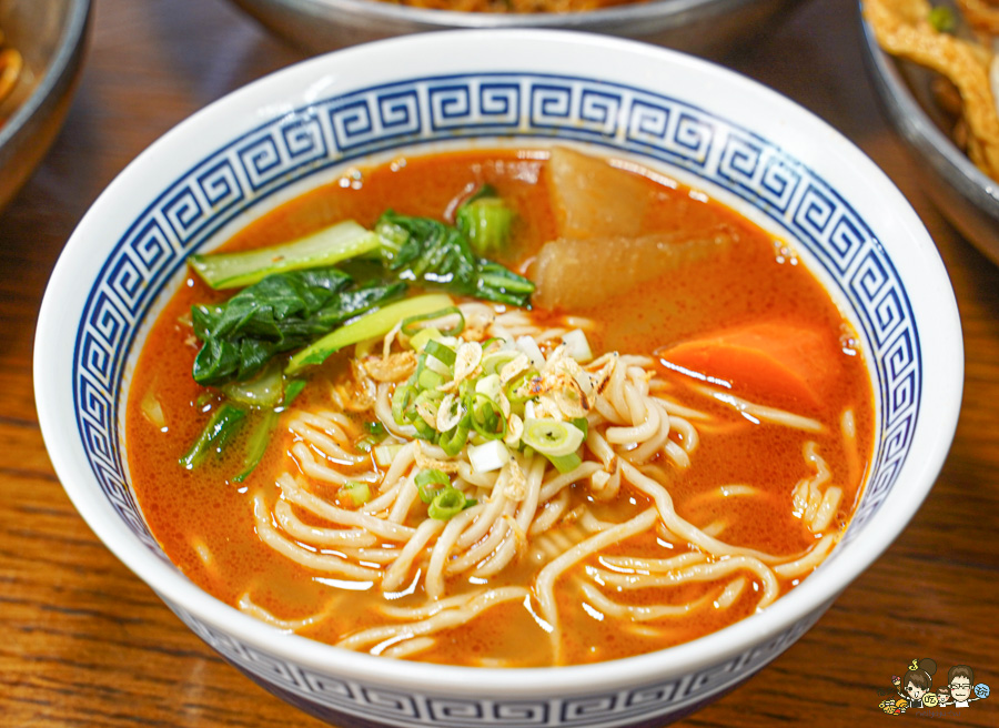 冒煙的喬 林厝麵舖 苓雅美食 工業風 用餐 中式 西式 特製 特色 獨家風味 藍帶主廚