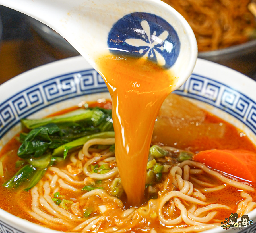 冒煙的喬 林厝麵舖 苓雅美食 工業風 用餐 中式 西式 特製 特色 獨家風味 藍帶主廚