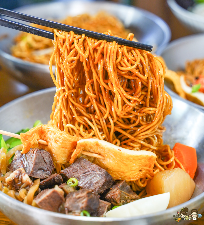 冒煙的喬 林厝麵舖 苓雅美食 工業風 用餐 中式 西式 特製 特色 獨家風味 藍帶主廚