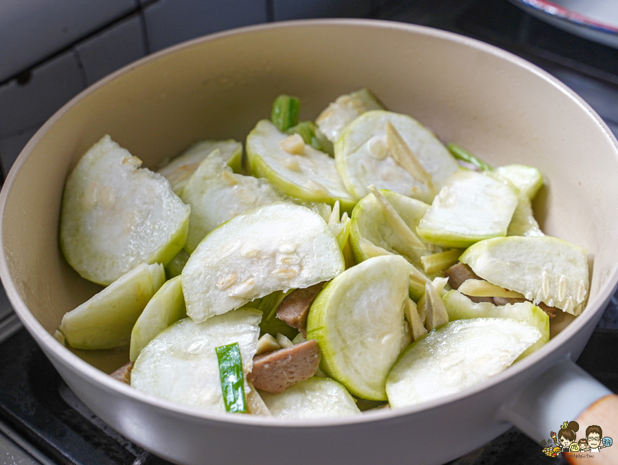 居家料理 冷凍美食 貢丸 豬肉貢丸 芋頭貢丸 大甲芋頭 好吃 創鮮家 必買 團購