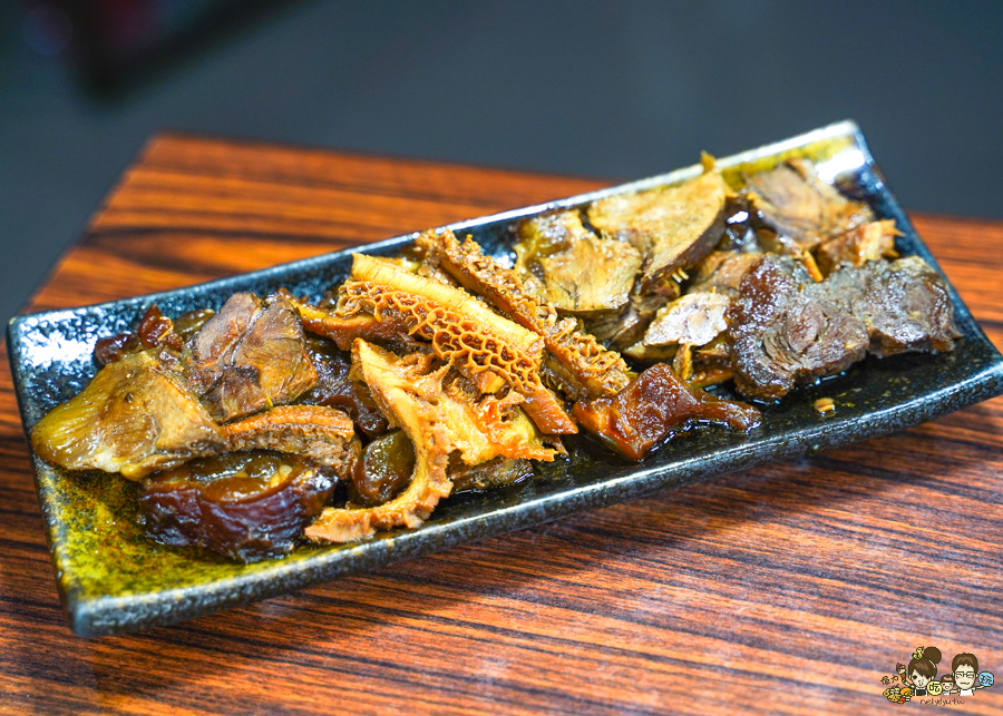 熊好呷牛肉麵 楠梓 牛肉麵 麵 聚餐 好吃 必吃 牛肉 魯味 獨家 獨門 紅燒 好停車