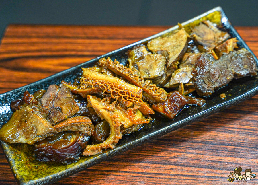 熊好呷牛肉麵 楠梓 牛肉麵 麵 聚餐 好吃 必吃 牛肉 魯味 獨家 獨門 紅燒 好停車