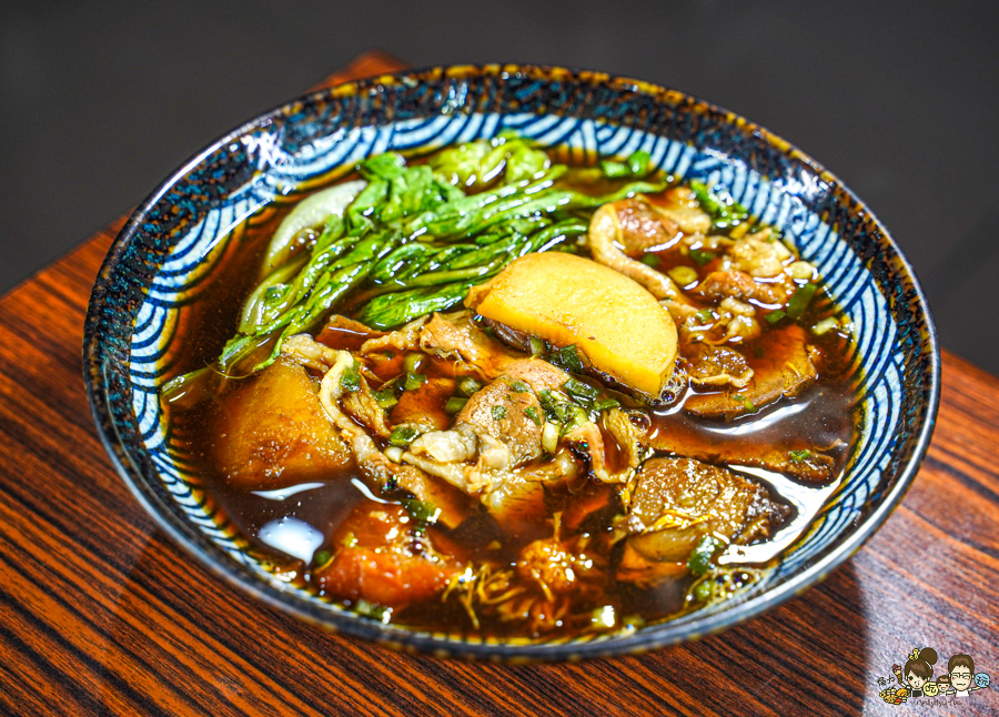 熊好呷牛肉麵 楠梓 牛肉麵 麵 聚餐 好吃 必吃 牛肉 魯味 獨家 獨門 紅燒 好停車