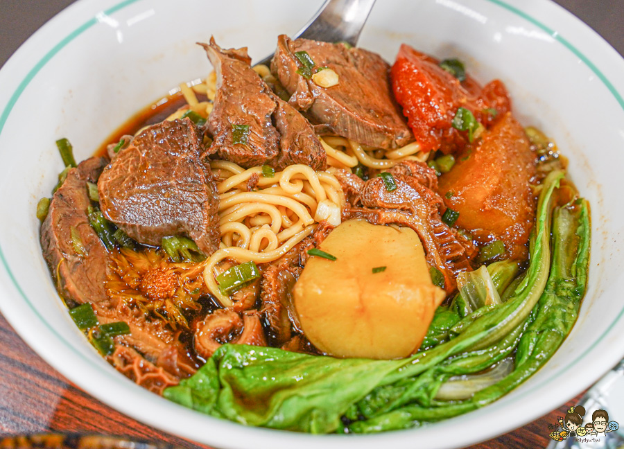 熊好呷牛肉麵 楠梓 牛肉麵 麵 聚餐 好吃 必吃 牛肉 魯味 獨家 獨門 紅燒 好停車