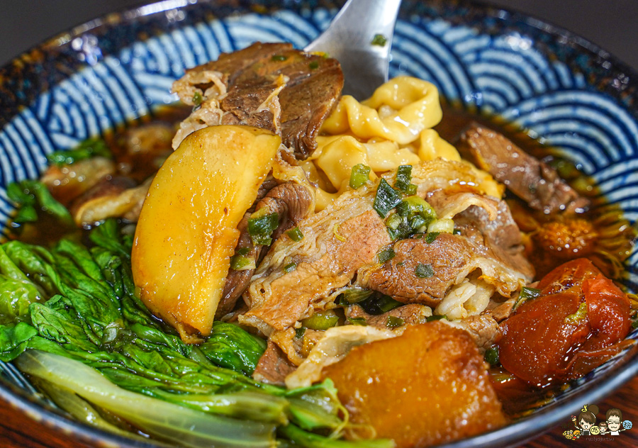 熊好呷牛肉麵 楠梓 牛肉麵 麵 聚餐 好吃 必吃 牛肉 魯味 獨家 獨門 紅燒 好停車
