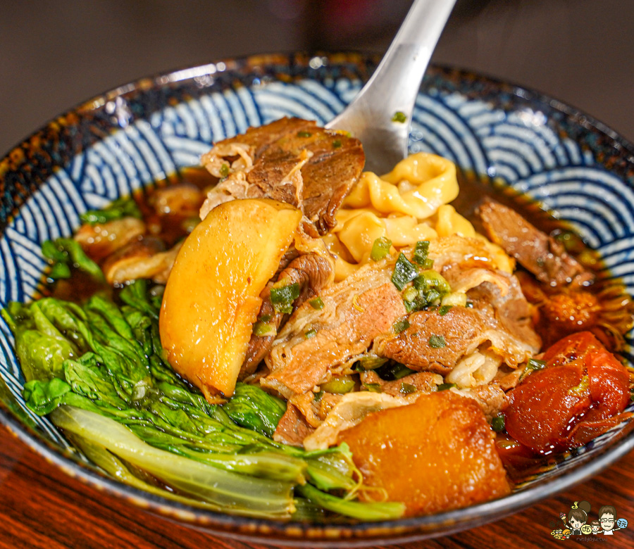 熊好呷牛肉麵 楠梓 牛肉麵 麵 聚餐 好吃 必吃 牛肉 魯味 獨家 獨門 紅燒 好停車