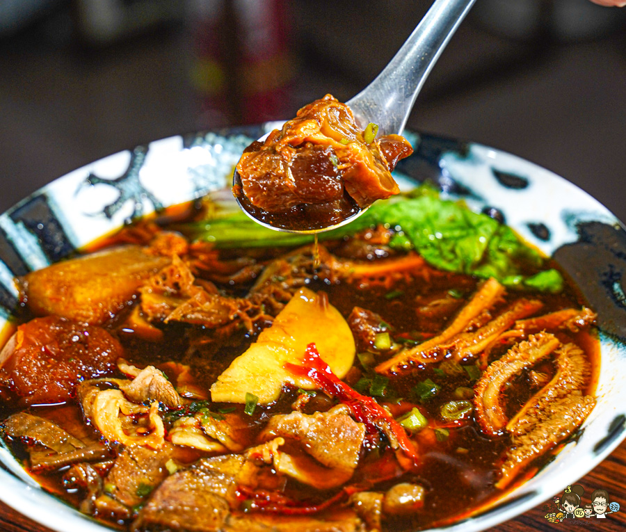 熊好呷牛肉麵 楠梓 牛肉麵 麵 聚餐 好吃 必吃 牛肉 魯味 獨家 獨門 紅燒 好停車