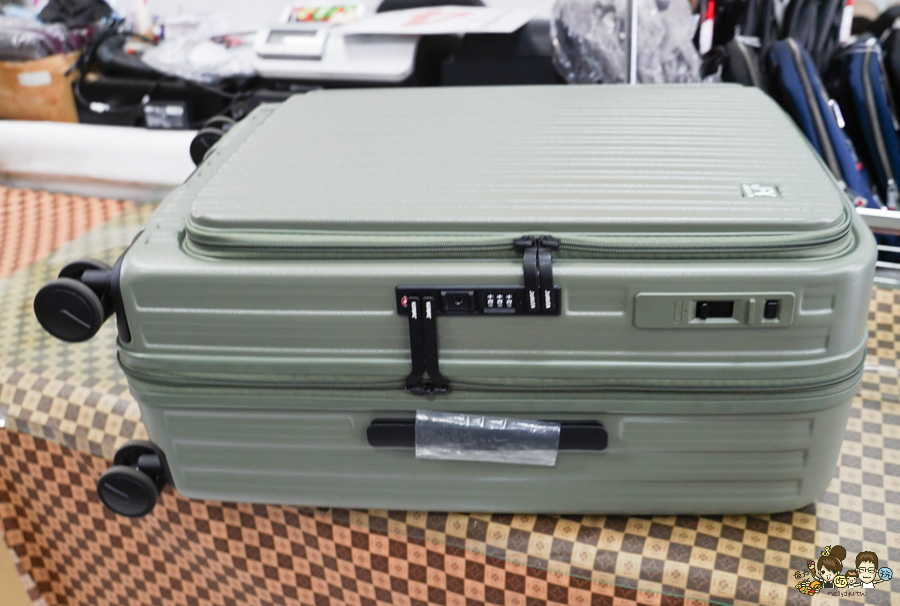 台南行李箱 安南 必買 好逛好買好便宜 休閒 旅遊 行李箱 禾雅 萬國