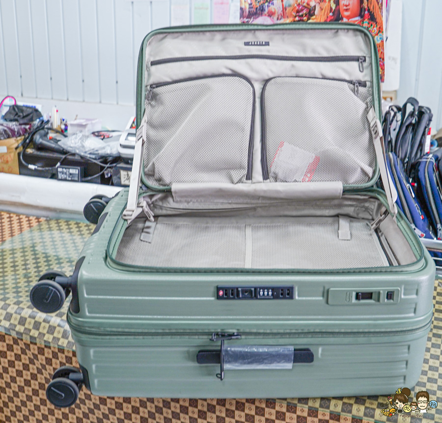 台南行李箱 安南 必買 好逛好買好便宜 休閒 旅遊 行李箱 禾雅 萬國