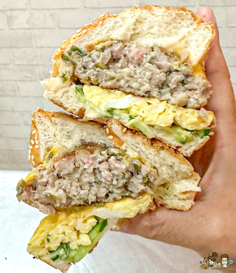 高雄第一豆漿燒餅堡 鼓山美食 鼓山早餐 漢堡 手工豬肉排 特製 獨家 