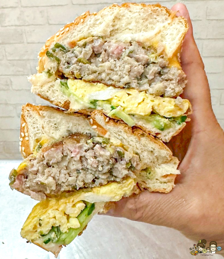 高雄第一豆漿燒餅堡 鼓山美食 鼓山早餐 漢堡 手工豬肉排 特製 獨家 