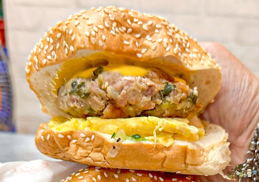高雄第一豆漿燒餅堡 鼓山美食 鼓山早餐 漢堡 手工豬肉排 特製 獨家 