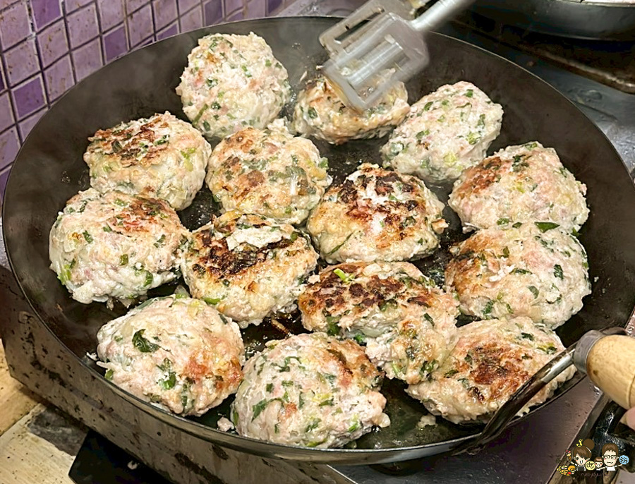 高雄第一豆漿燒餅堡 鼓山美食 鼓山早餐 漢堡 手工豬肉排 特製 獨家 