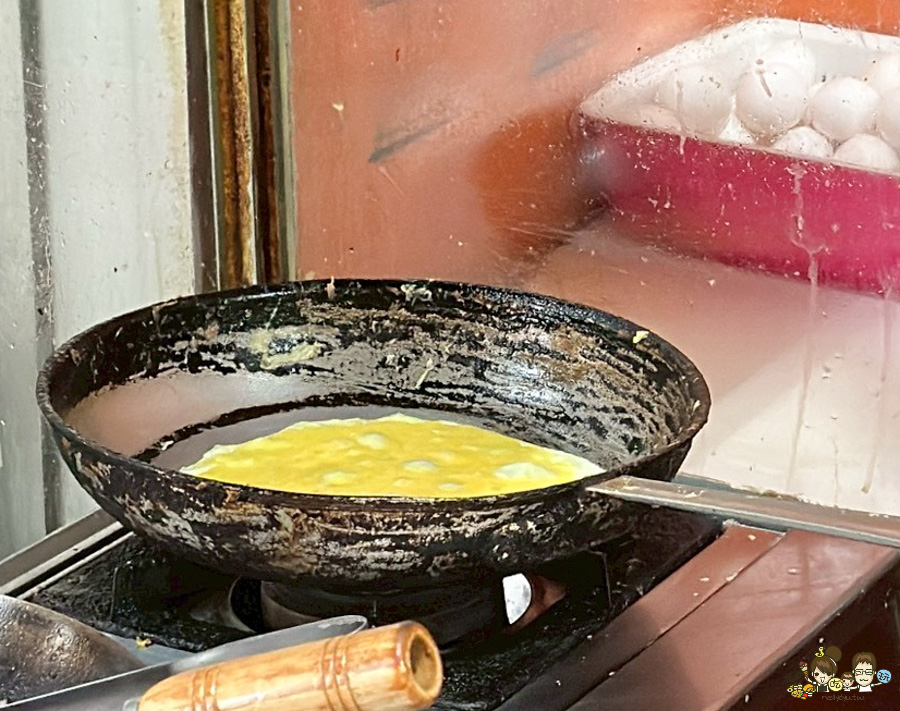 高雄第一豆漿燒餅堡 鼓山美食 鼓山早餐 漢堡 手工豬肉排 特製 獨家 