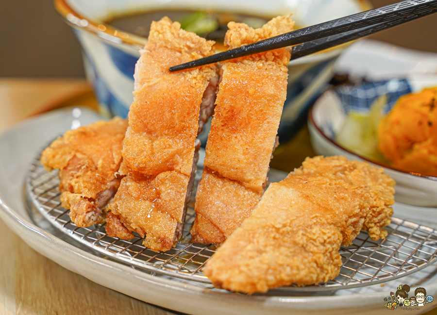 鋒勝豚王豬排亭 楠梓 炸豬排 牛肉 唐揚雞 聚餐 台積電 日式 後勁夜市旁 美食 高雄必吃 
