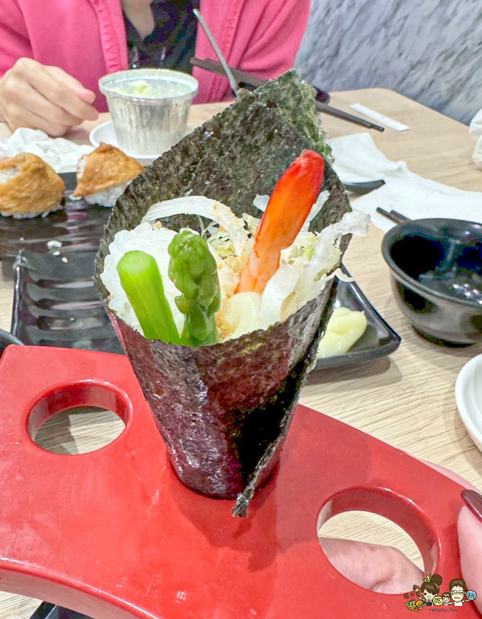 三誠複合式料理 一誠禾食 壽司 生魚片 炸雞腿 排骨 手捲 日料 生魚片 