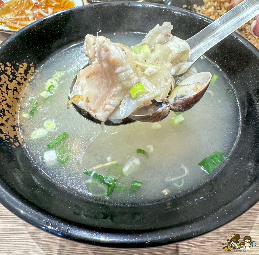 三誠複合式料理 一誠禾食 壽司 生魚片 炸雞腿 排骨 手捲 日料 生魚片 