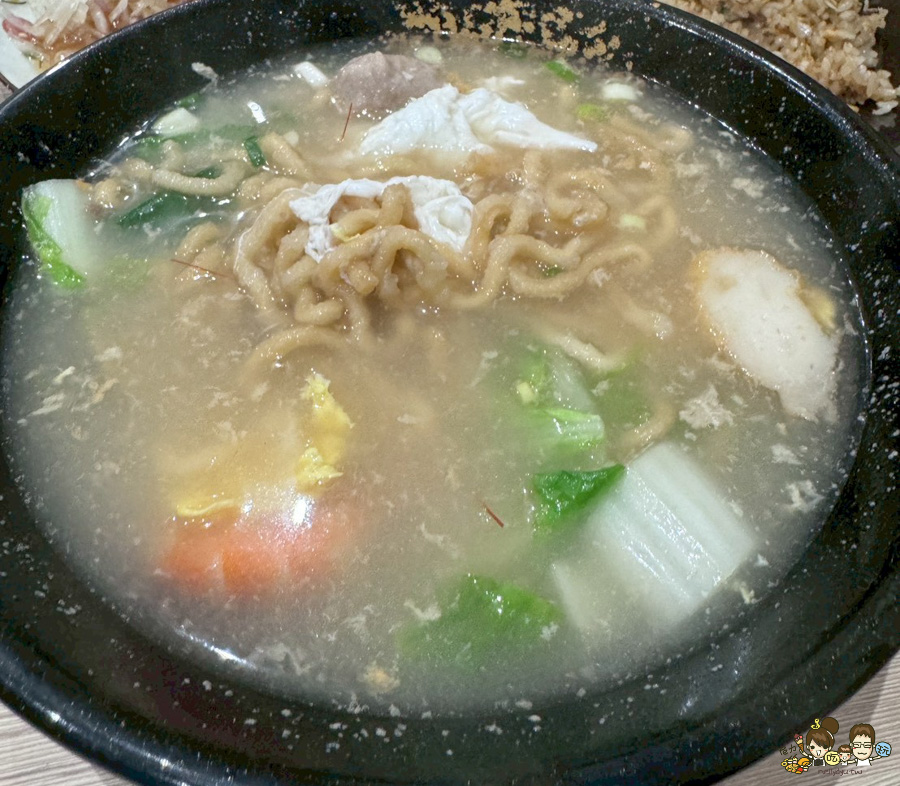 三誠複合式料理 一誠禾食 壽司 生魚片 炸雞腿 排骨 手捲 日料 生魚片 