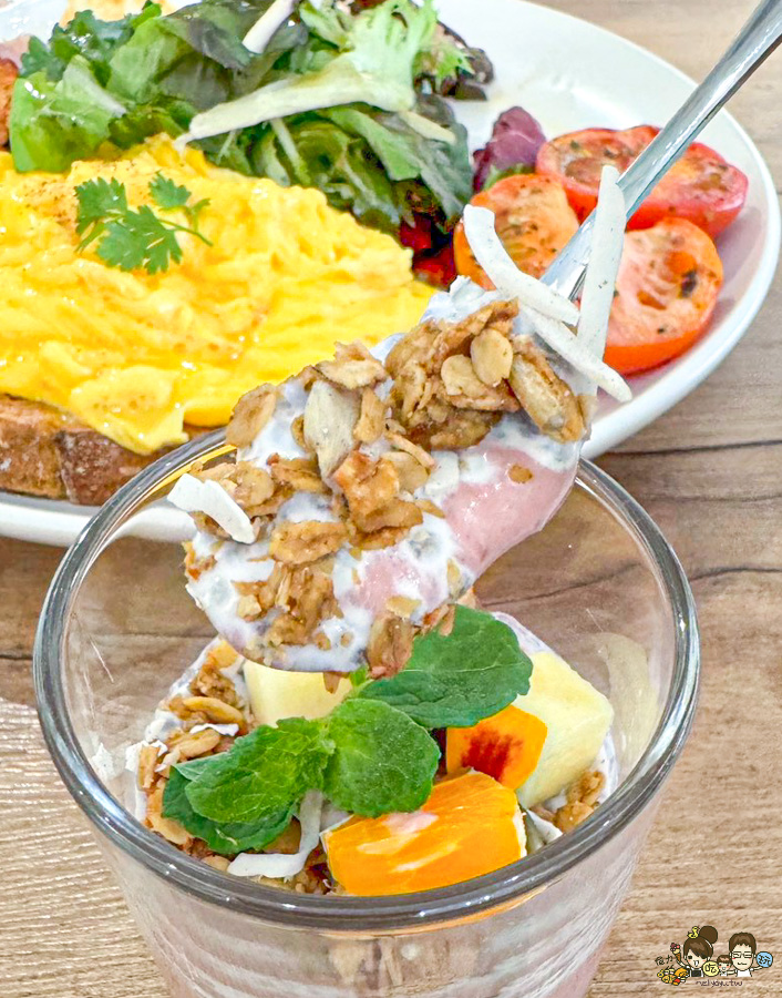 Mumu Kitchen 烘烤燕麥 澳式早午餐 必吃 好吃 排隊 早午餐 高雄 拼盤 燕麥 特製