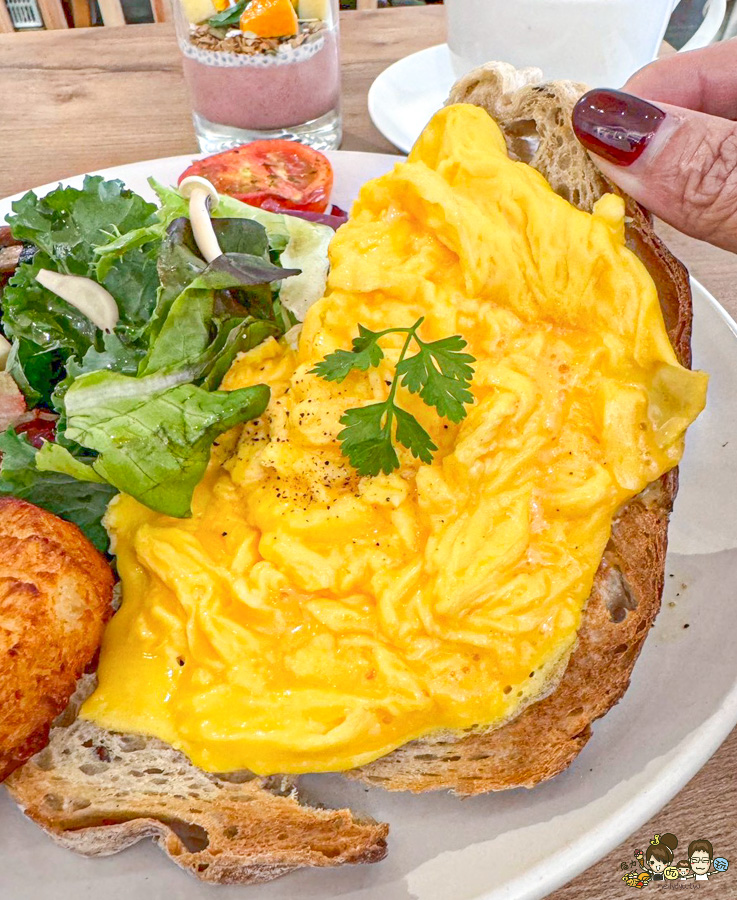 Mumu Kitchen 烘烤燕麥 澳式早午餐 必吃 好吃 排隊 早午餐 高雄 拼盤 燕麥 特製