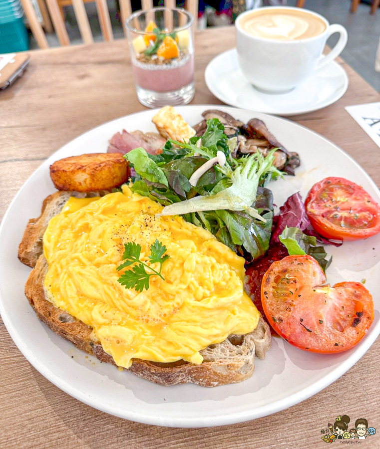 Mumu Kitchen 烘烤燕麥 澳式早午餐 必吃 好吃 排隊 早午餐 高雄 拼盤 燕麥 特製